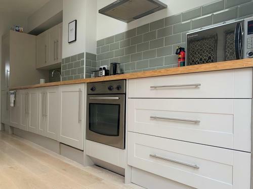 Charming Victorian House, Sleeps 4, Castle River