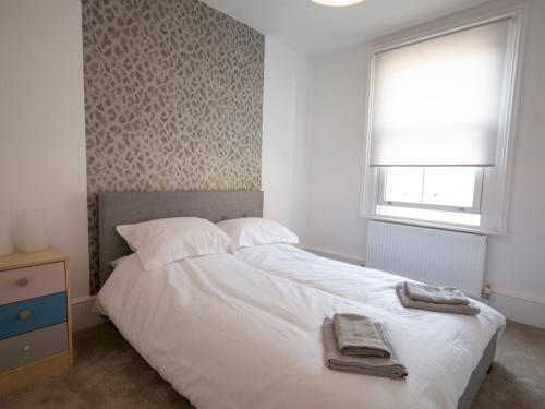 A Windsor Dream Home! Stylish And Roomy!