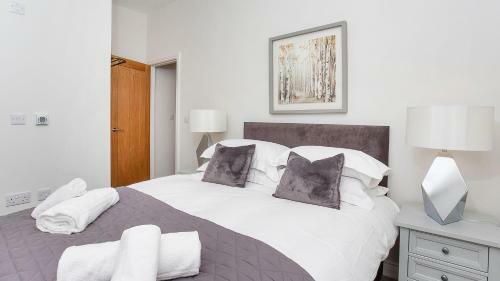 Saxon House Apartments