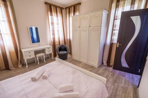 Three Bedroom Apartment Old Tbilisi