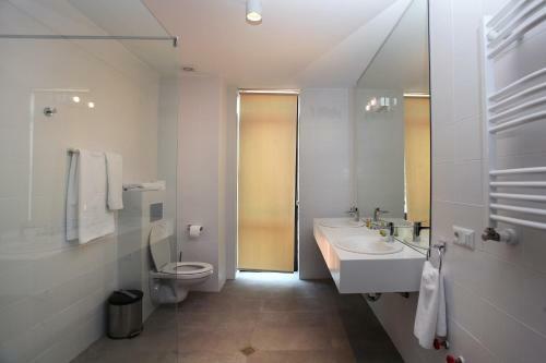 L.m Club Hotel