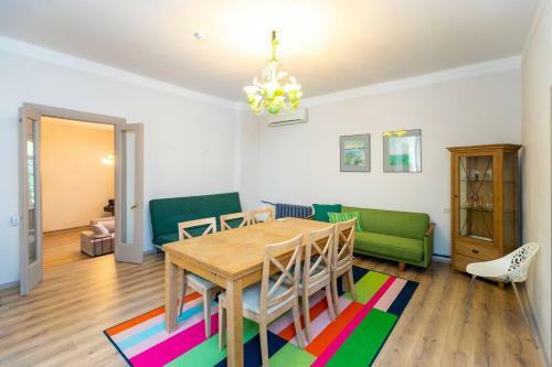 Wehost Apartment Near Fabrika