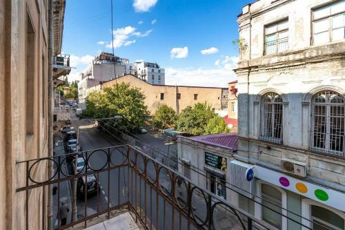 Apartamento ?bright And Stylish 1br Apt With Balcony?
