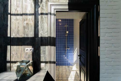 Unfound Door - Design Hotel