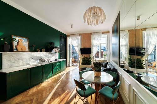 Unfound Door - Design Hotel