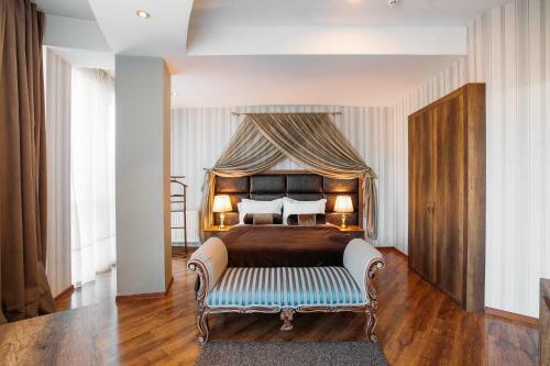 Green Queen Hotel