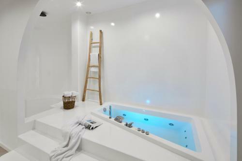 Hotel Arco Solium Suites
