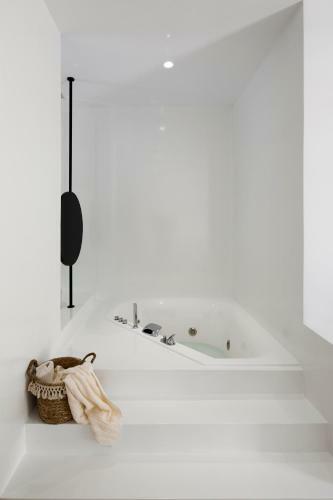 Hotel Arco Solium Suites