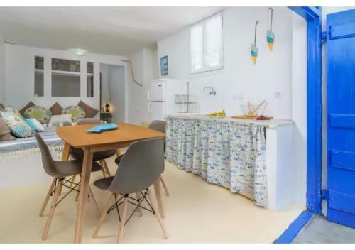 Almera Sea View Boat House