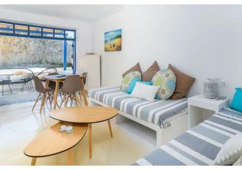 Almera Sea View Boat House