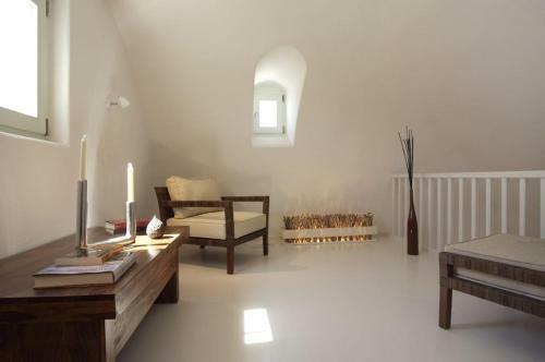 W Villa Black Rock Santorini