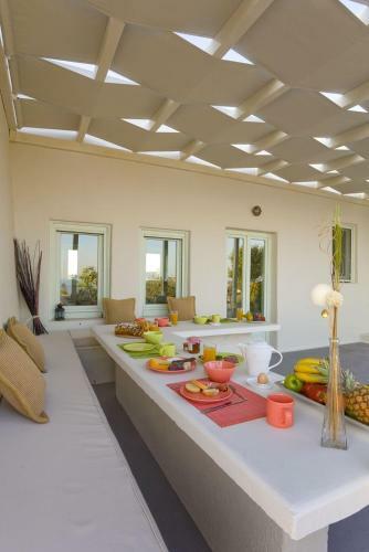 W Villa Black Rock Santorini