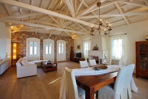 Luxurious Villa With Wonderful View