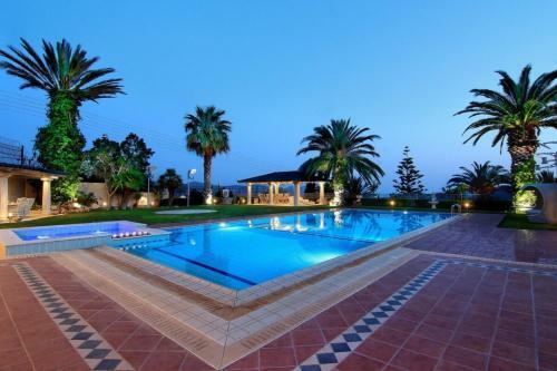 Black Diamond Luxury Villa Anavyssos In Athens