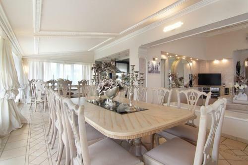 Black Diamond Luxury Villa Anavyssos In Athens