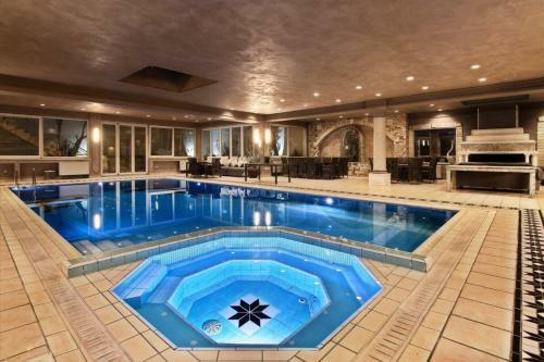 Black Diamond Luxury Villa Anavyssos In Athens