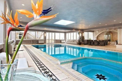 Black Diamond Luxury Villa Anavyssos In Athens
