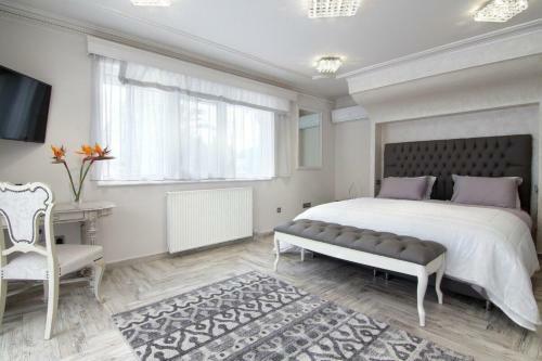 Black Diamond Luxury Villa Anavyssos In Athens