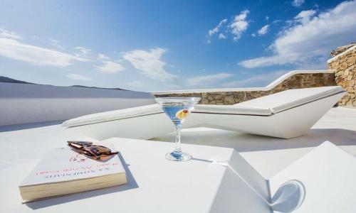 Ano Mera Villa Sleeps 8 With Pool And Air Con