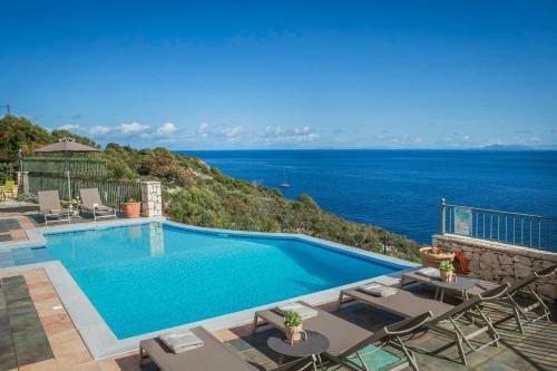Anninata Villa Sleeps 8 With Pool Air Con And Wifi