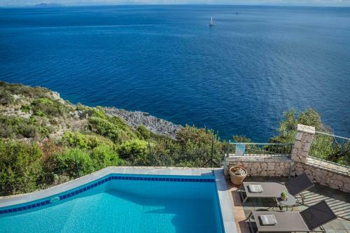 Anninata Villa Sleeps 8 With Pool Air Con And Wifi