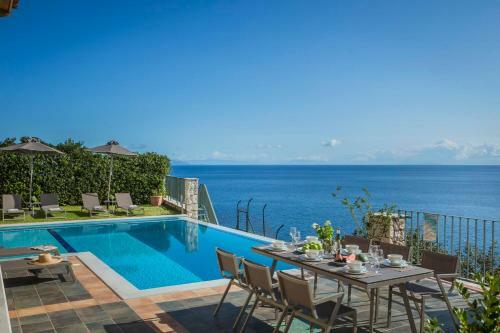 Anninata Villa Sleeps 5 With Pool Air Con And Wifi