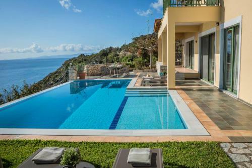 Anninata Villa Sleeps 5 With Pool Air Con And Wifi