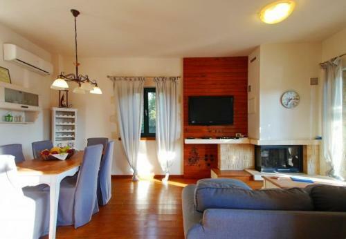 Armenoi Villa Sleeps 6 With Pool And Air Con