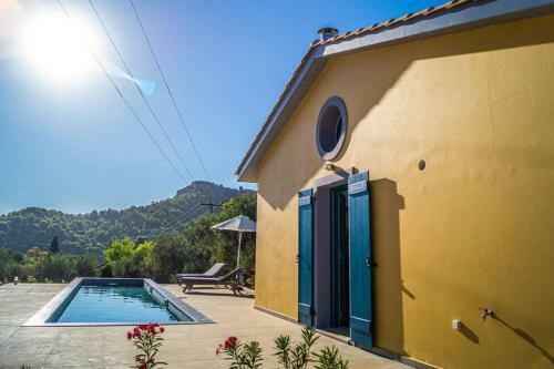 Throisma Villa In Asos (disabled-friendly)
