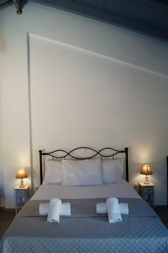 Apartamento Throisma Studios With Private Pool & Parking