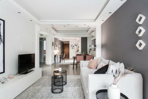 Modernized & Spacious 2bd Apartment In Chalandri By Upstreet