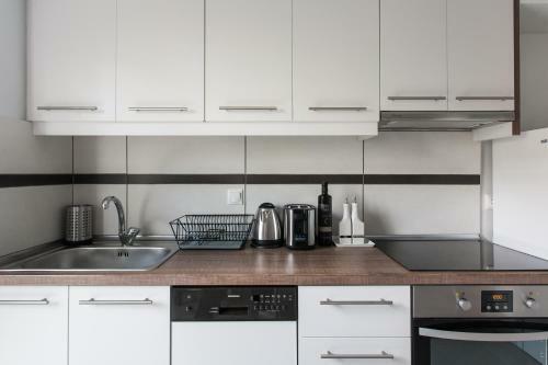 Modernized & Spacious 2bd Apartment In Chalandri By Upstreet