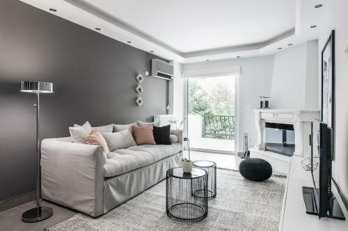 Modernized & Spacious 2bd Apartment In Chalandri By Upstreet