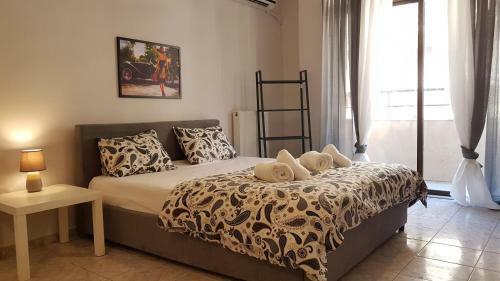 Palette Apartment Champagne - Athens Center, 6 Bd, 3 Bath
