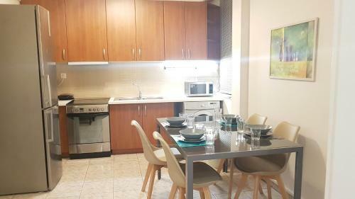 Palette Apartment Champagne - Athens Center, 6 Bd, 3 Bath