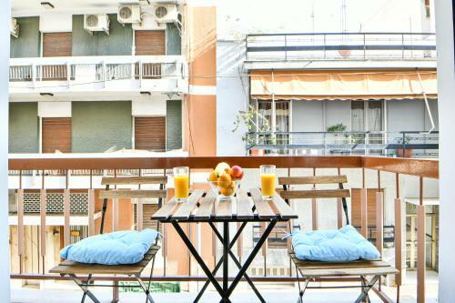 Fresh & Renovated Apartment Next To Metro Station