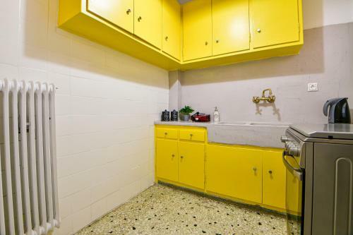 Athenian Sunny Apartment