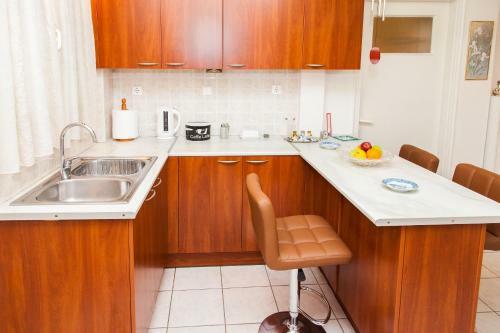 Vintage Apartment In Downtown Athens!