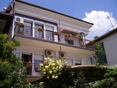 Apartamentos Guest House Nina