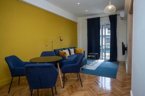 Stylish And Fancy Central Apartment