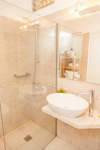 Apartamento Spacious & Luminous 2nd Floor Apt. 5mins To The Beach