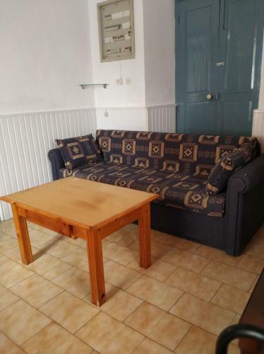 Agia Marina Center Town, Catia