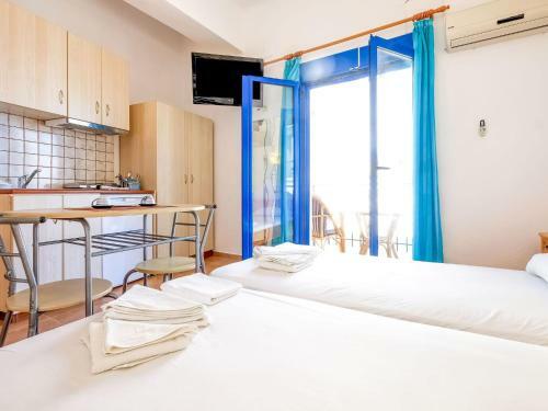 Inviting Apartment In Therma With Balcony