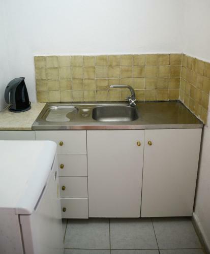 Hostal Room In Apartment - Corfu Room Apartments