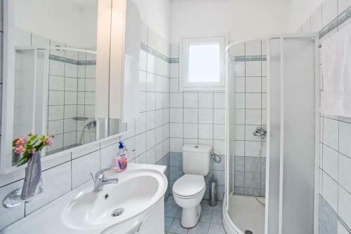 Agios Stefanos Sinion Villa Sleeps 6 Pool Air Con