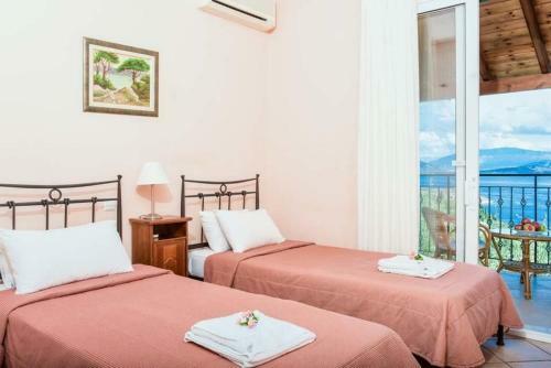 Agios Stefanos Sinion Villa Sleeps 6 Pool Air Con