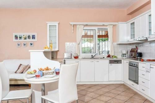 Agios Stefanos Sinion Villa Sleeps 6 Pool Air Con