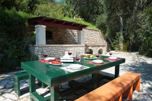 Agios Stefanos Sinion Villa Sleeps 8 Pool Wifi