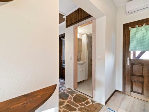 Cosy Apartment In Agios Nikolaos With Garden
