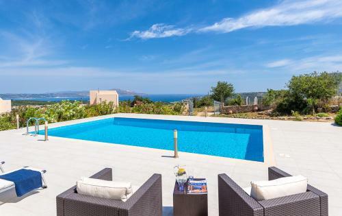 Agios Pavlos Villa Sleeps 8 With Pool And Air Con